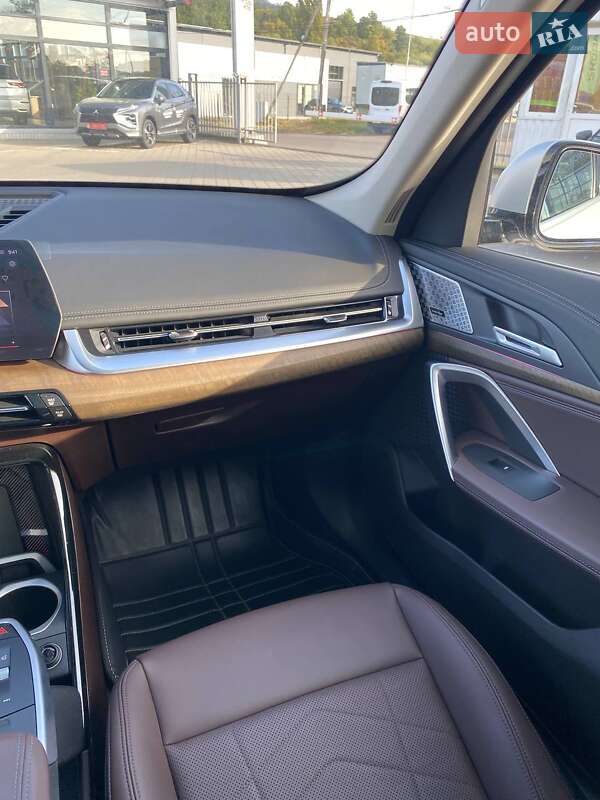 Внедорожник / Кроссовер BMW iX1 2023 в Мукачево