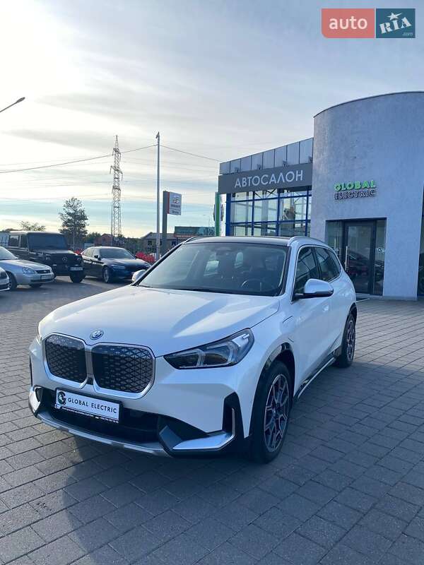 BMW iX1 2023