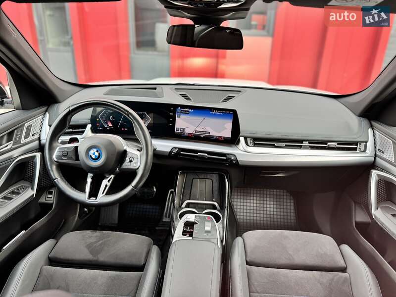 Позашляховик / Кросовер BMW iX1 2022 в Львові фото 12 Позашляховик / Кросовер BMW iX1 2022 в Львові