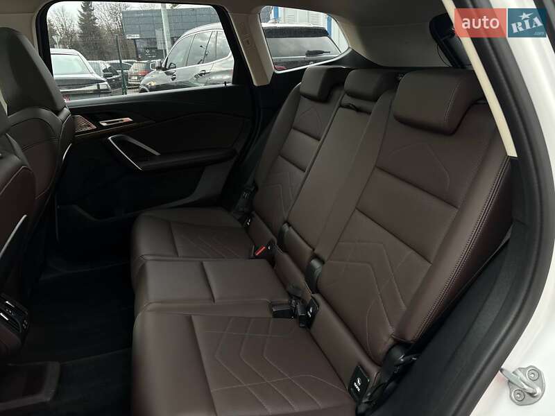 Позашляховик / Кросовер BMW iX1 2023 в Стрию