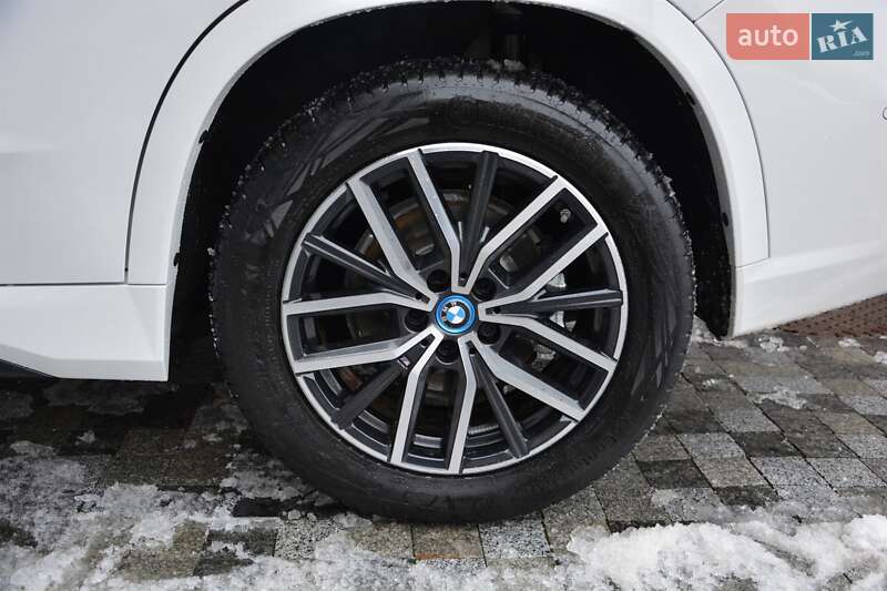 Внедорожник / Кроссовер BMW iX1 2024 в Киеве