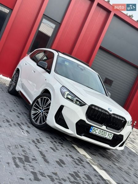 Внедорожник / Кроссовер BMW iX1 2022 в Львове
