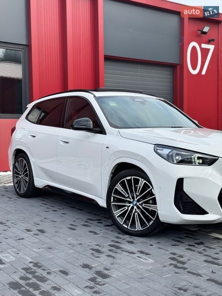 Внедорожник / Кроссовер BMW iX1 2022 в Львове