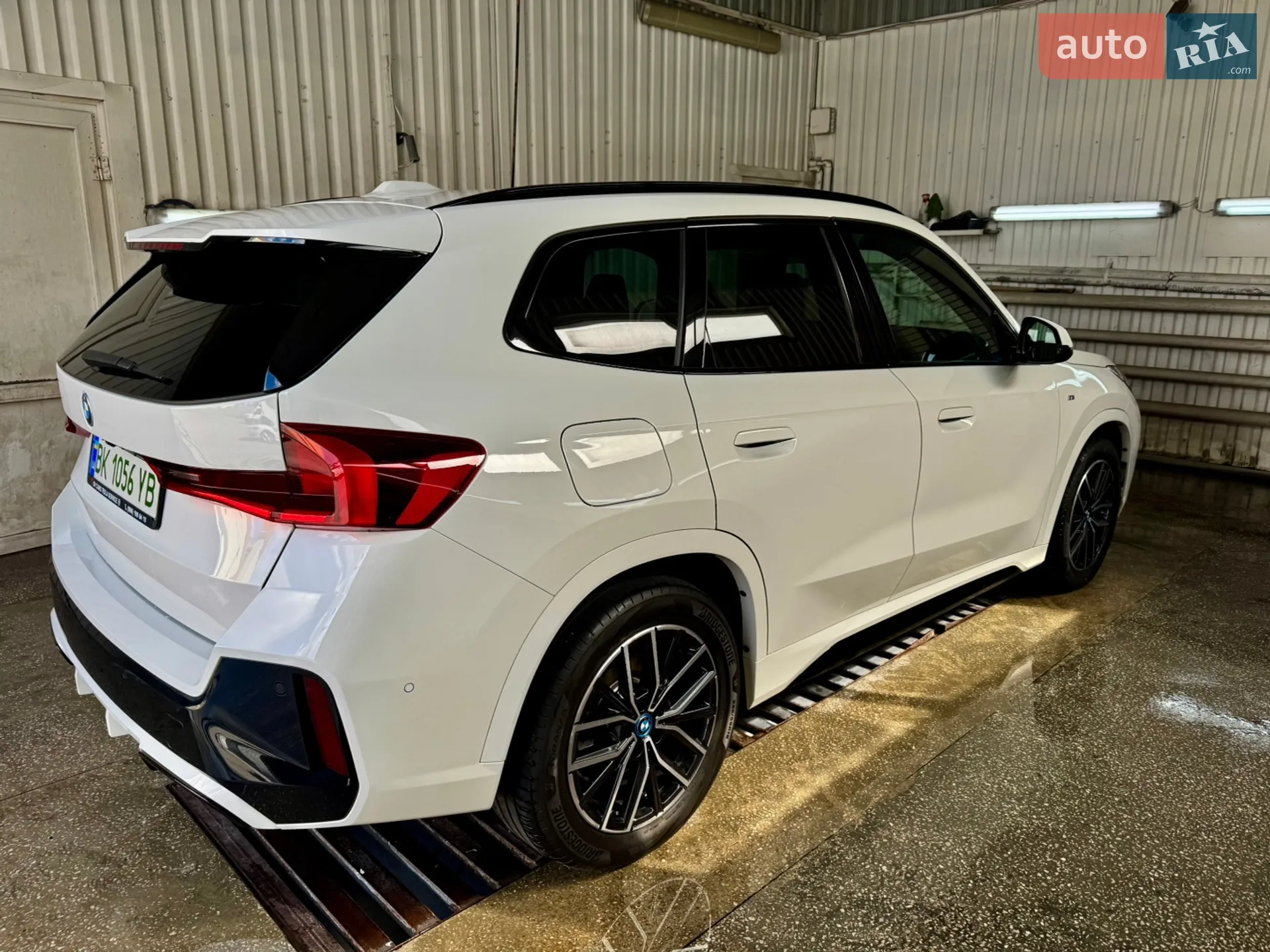 2024 BMW iX1 - мініатюра 15