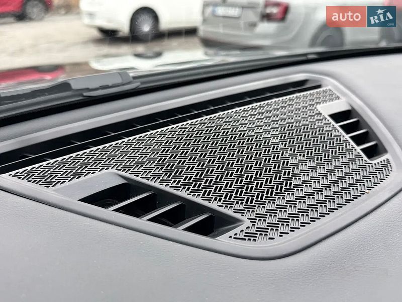 Внедорожник / Кроссовер BMW iX1 2024 в Черновцах