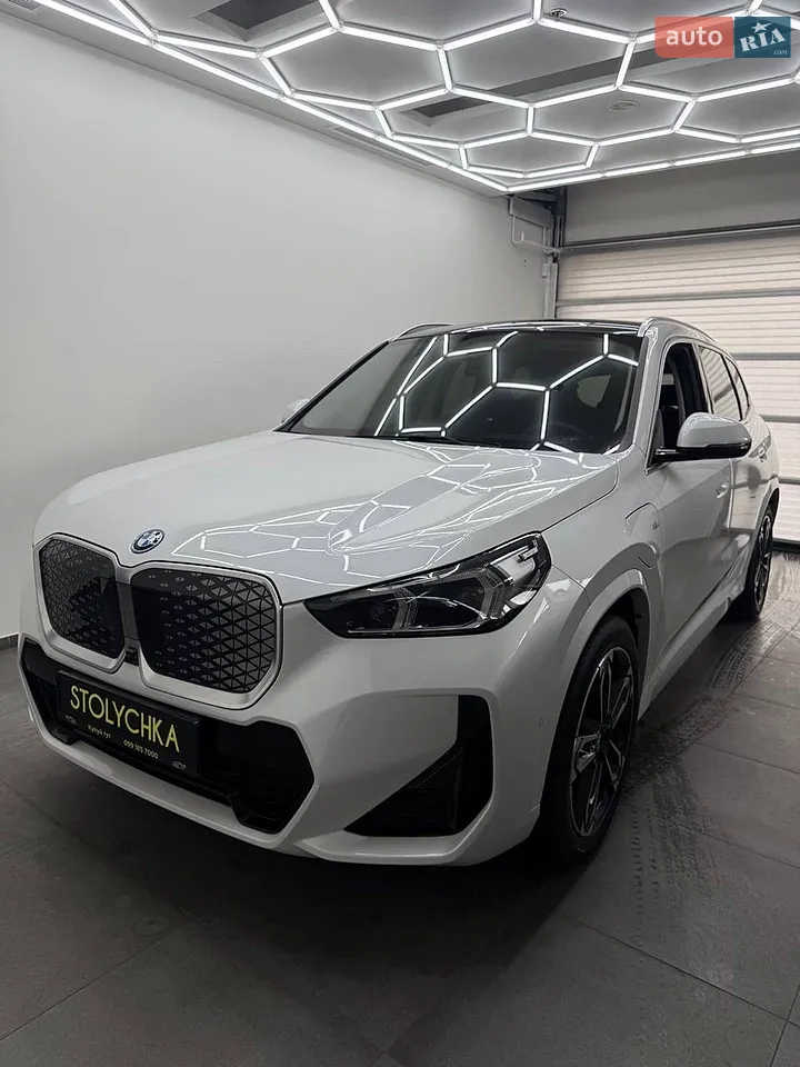 2023 BMW iX1 - мініатюра 9