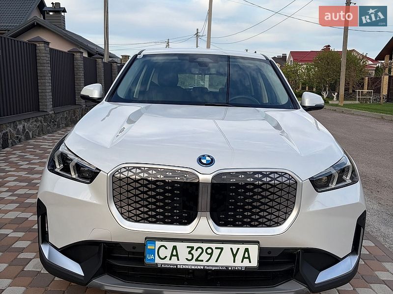 BMW iX1 2024
