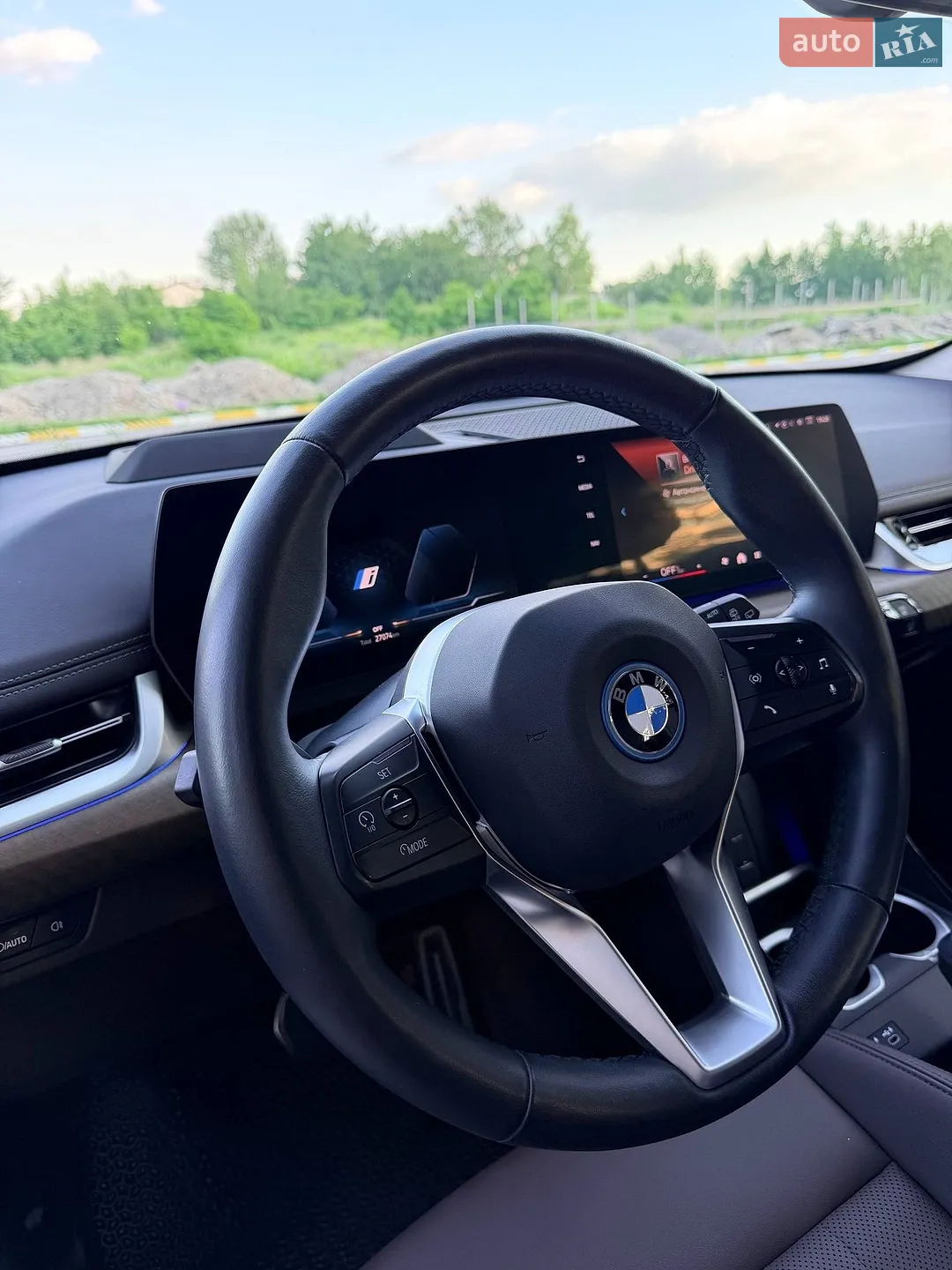 2023 BMW iX1 - мініатюра 13