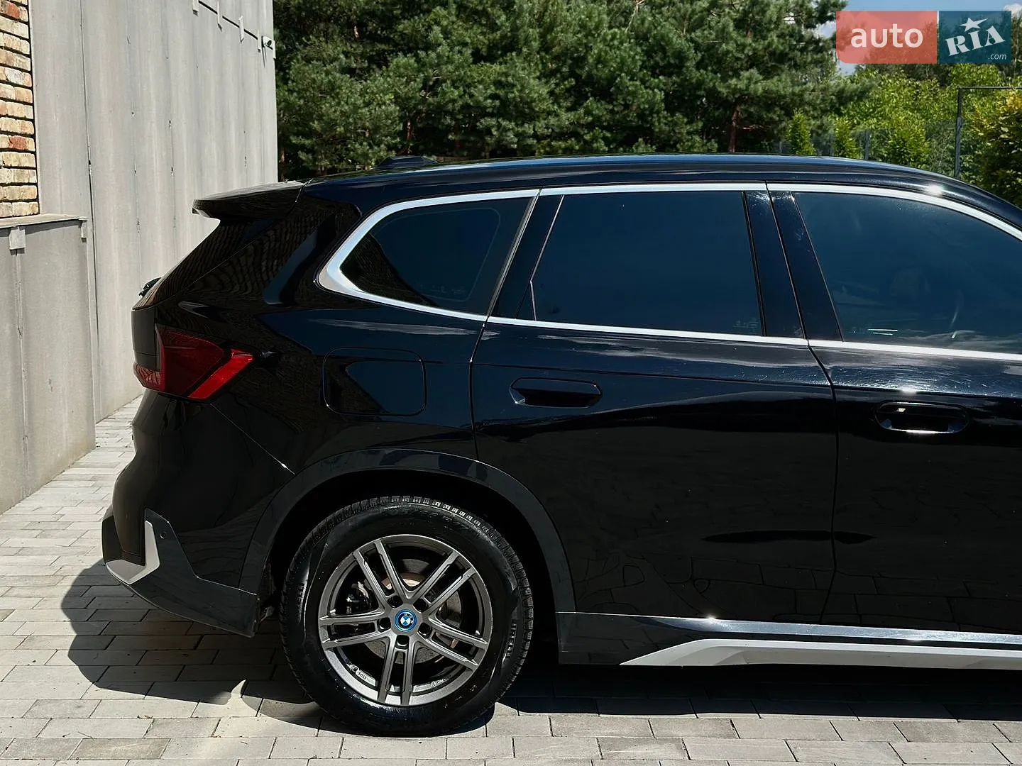 2023 BMW iX1 - мініатюра 3