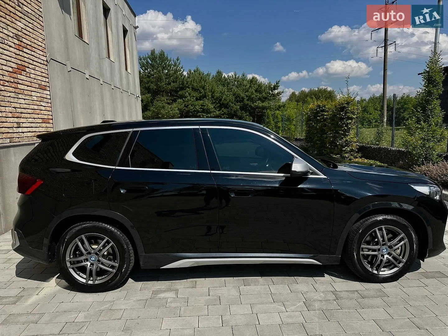 2023 BMW iX1 - мініатюра 4