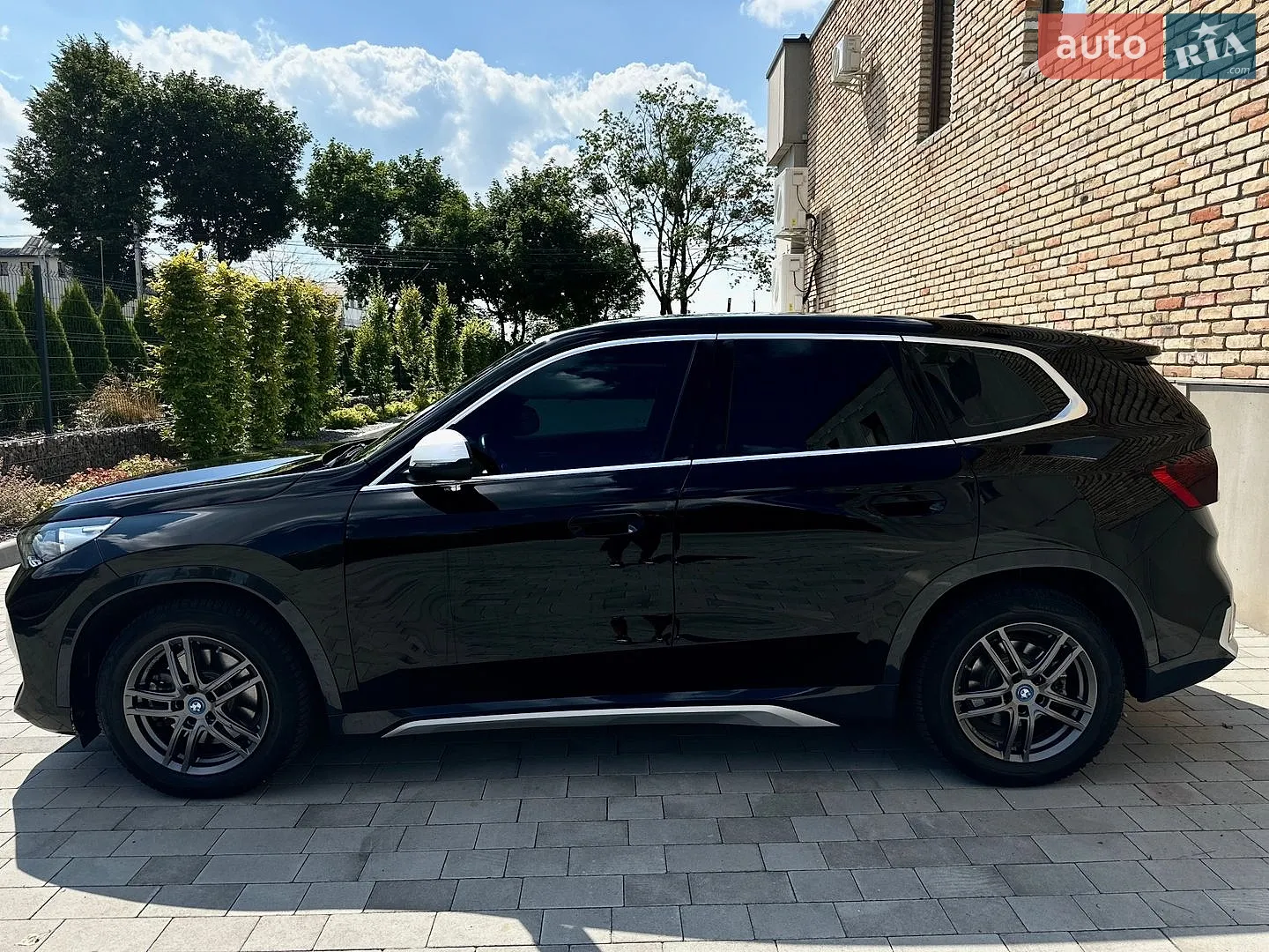2023 BMW iX1 - мініатюра 14