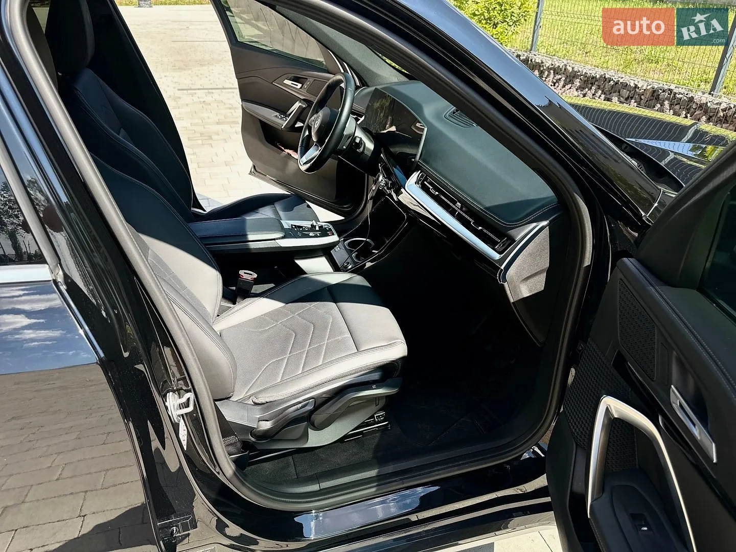 2023 BMW iX1 - мініатюра 32