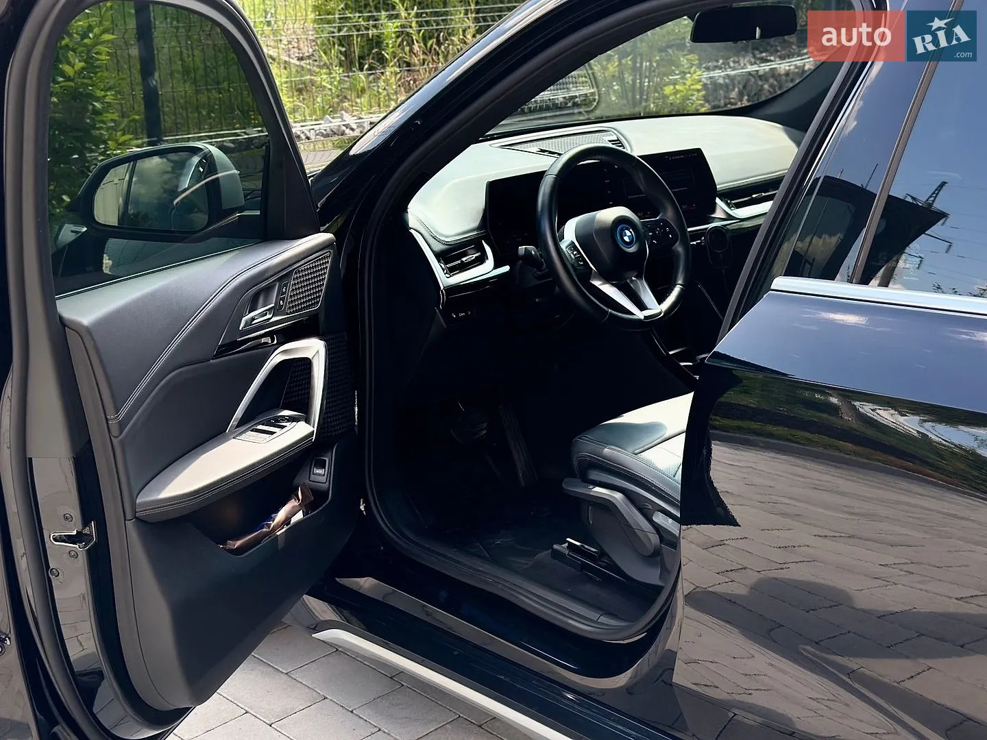 2023 BMW iX1 - мініатюра 38