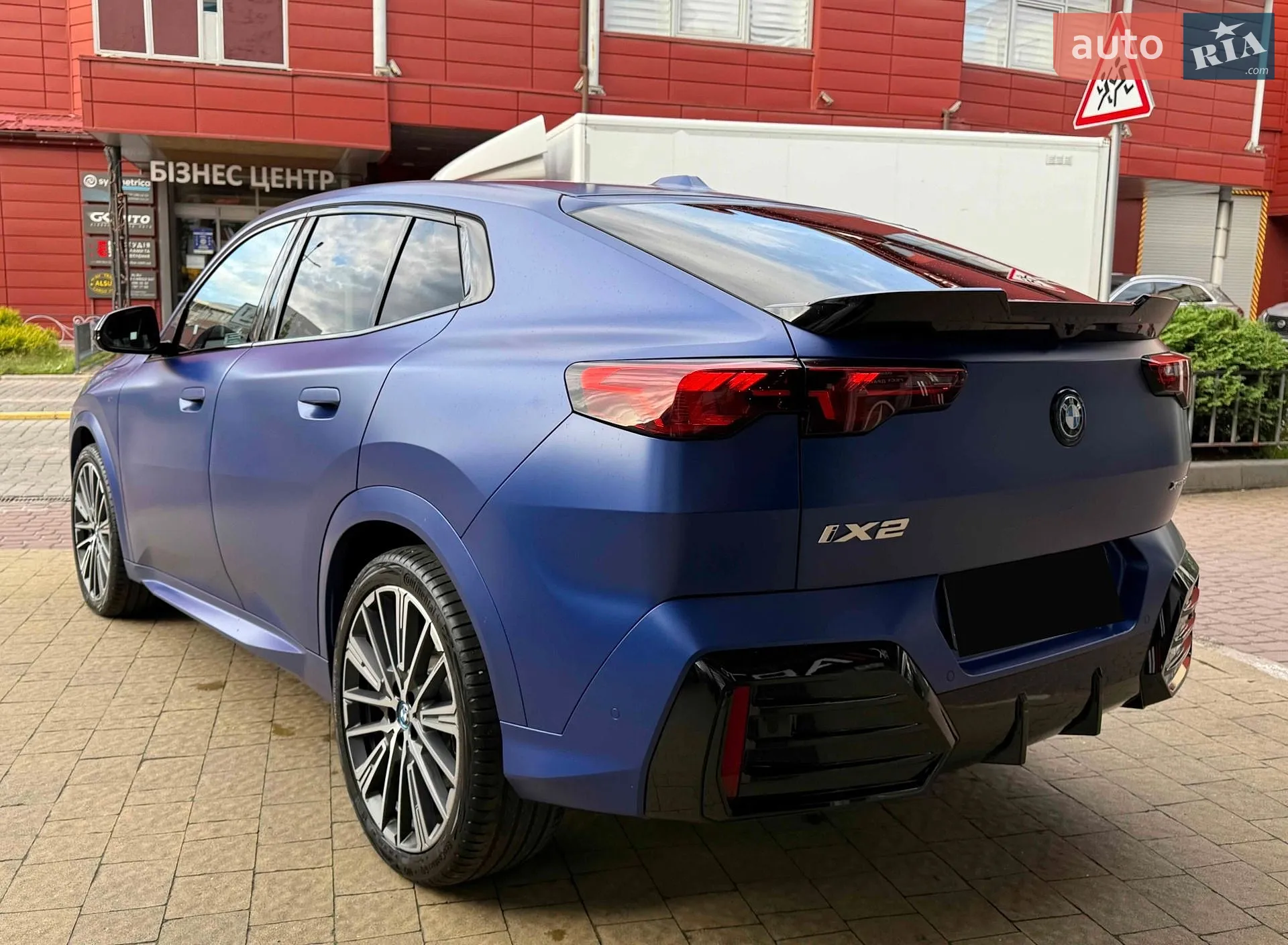 2023 BMW iX2 - мініатюра 10
