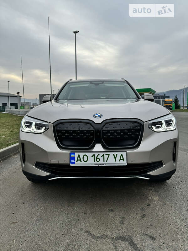 Внедорожник / Кроссовер BMW iX3 2021 в Ивано-Франковске