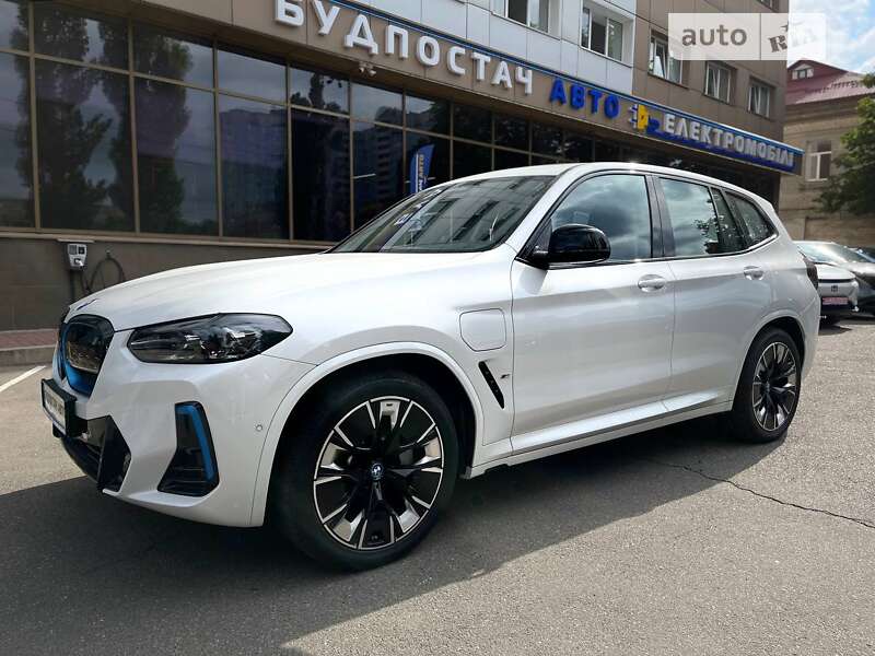 Внедорожник / Кроссовер BMW iX3 2024 в Киеве