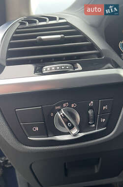 Внедорожник / Кроссовер BMW iX3 2021 в 