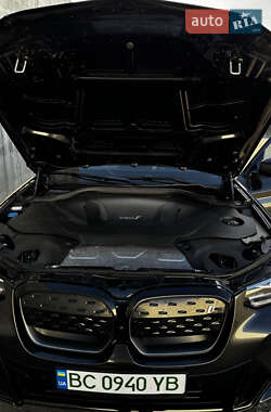 Позашляховик / Кросовер BMW iX3 2022 в 