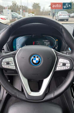 Позашляховик / Кросовер BMW iX3 2021 в 