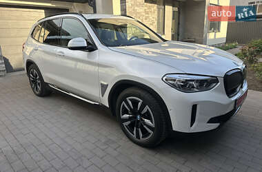 Внедорожник / Кроссовер BMW iX3 2021 в 
