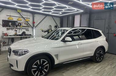 Внедорожник / Кроссовер BMW iX3 2021 в 