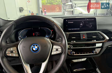 Внедорожник / Кроссовер BMW iX3 2021 в 