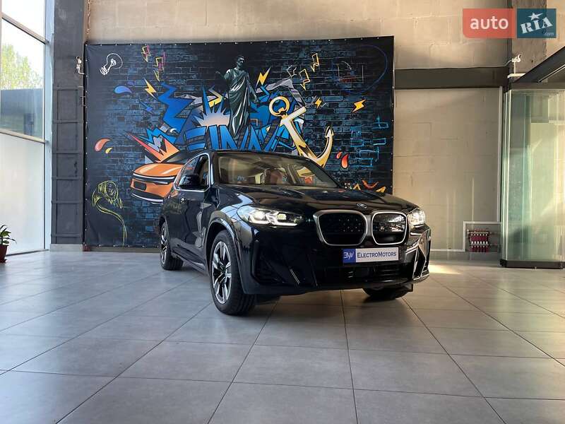Внедорожник / Кроссовер BMW iX3 2022 в 