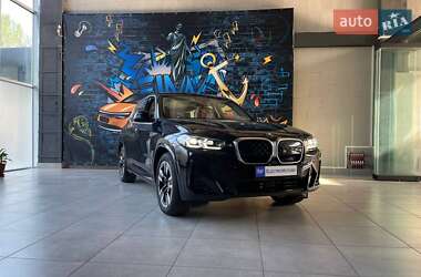 Внедорожник / Кроссовер BMW iX3 2022 в 