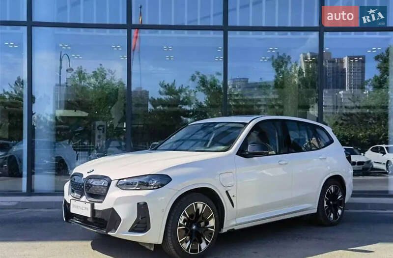 BMW iX3 2023
