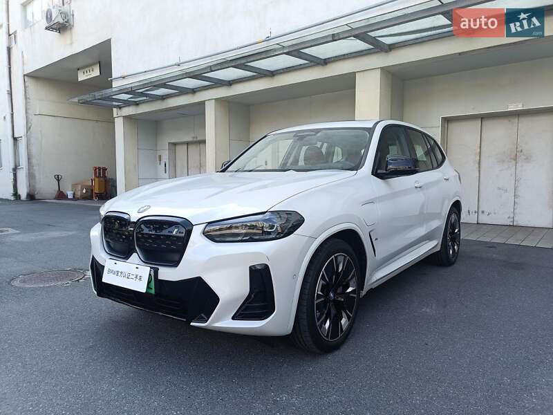 BMW iX3 2023