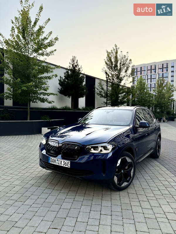 BMW iX3 2021
