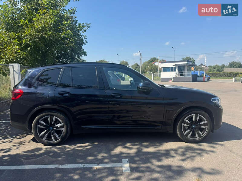 Внедорожник / Кроссовер BMW iX3 2021 в Львове