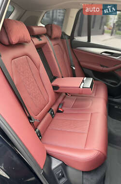 Внедорожник / Кроссовер BMW iX3 2023 в 
