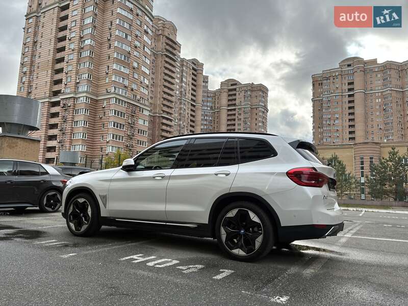 Позашляховик / Кросовер BMW iX3 2021 в Києві
