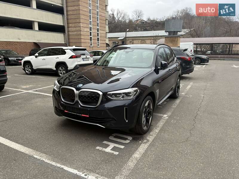 Внедорожник / Кроссовер BMW iX3 2021 в Киеве