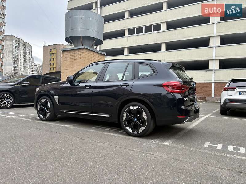 Внедорожник / Кроссовер BMW iX3 2021 в Киеве