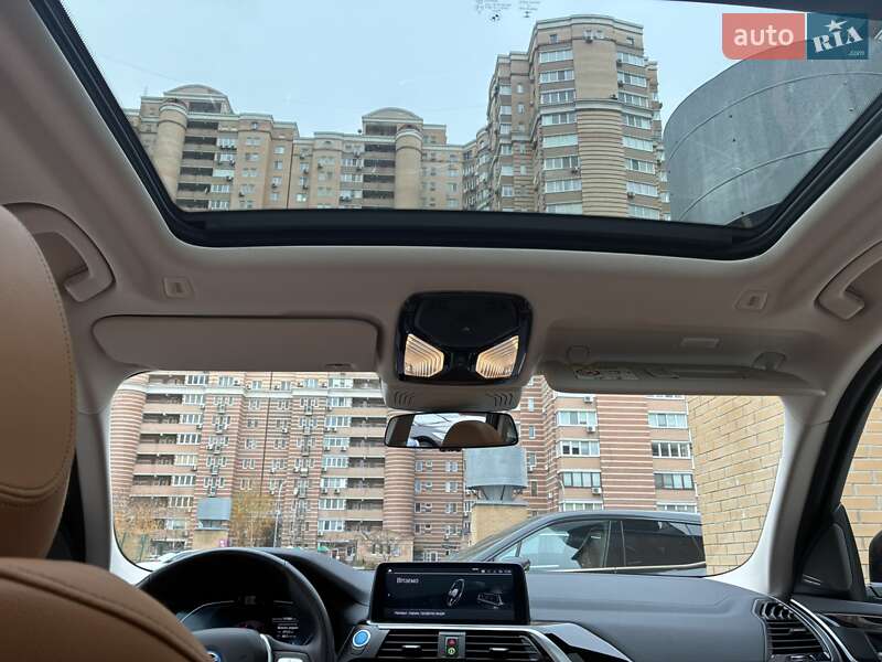 Внедорожник / Кроссовер BMW iX3 2021 в Киеве