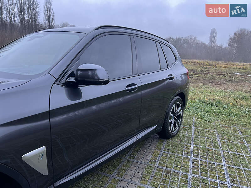 Внедорожник / Кроссовер BMW iX3 2021 в Киеве
