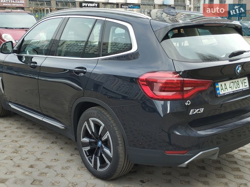 Внедорожник / Кроссовер BMW iX3 2021 в Киеве