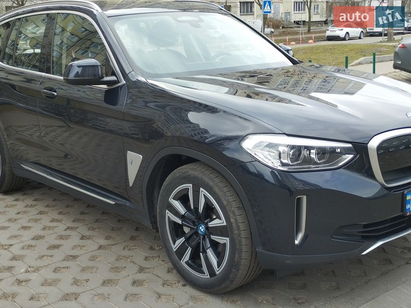 Внедорожник / Кроссовер BMW iX3 2021 в Киеве