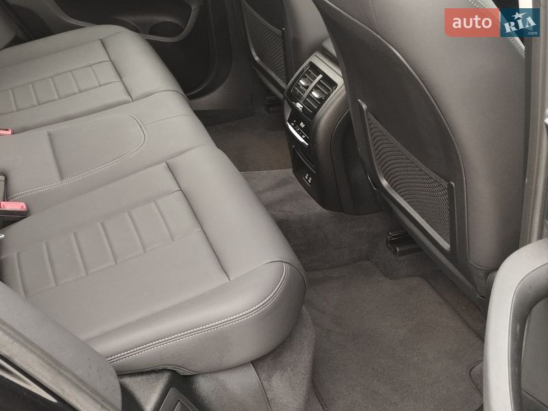 Внедорожник / Кроссовер BMW iX3 2021 в Киеве