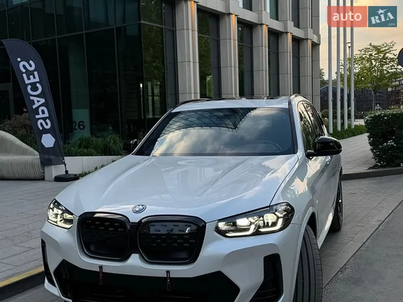 BMW iX3