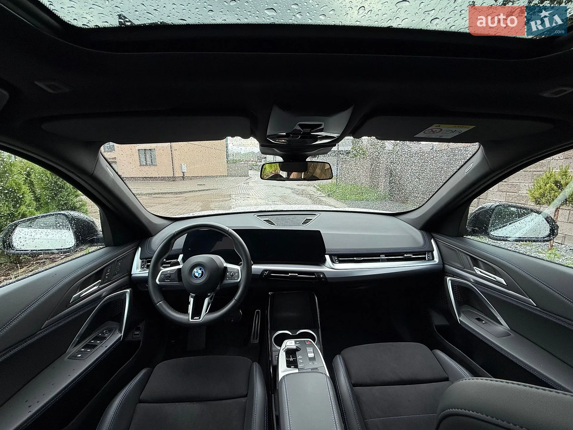 2023 BMW iX1 - мініатюра 24