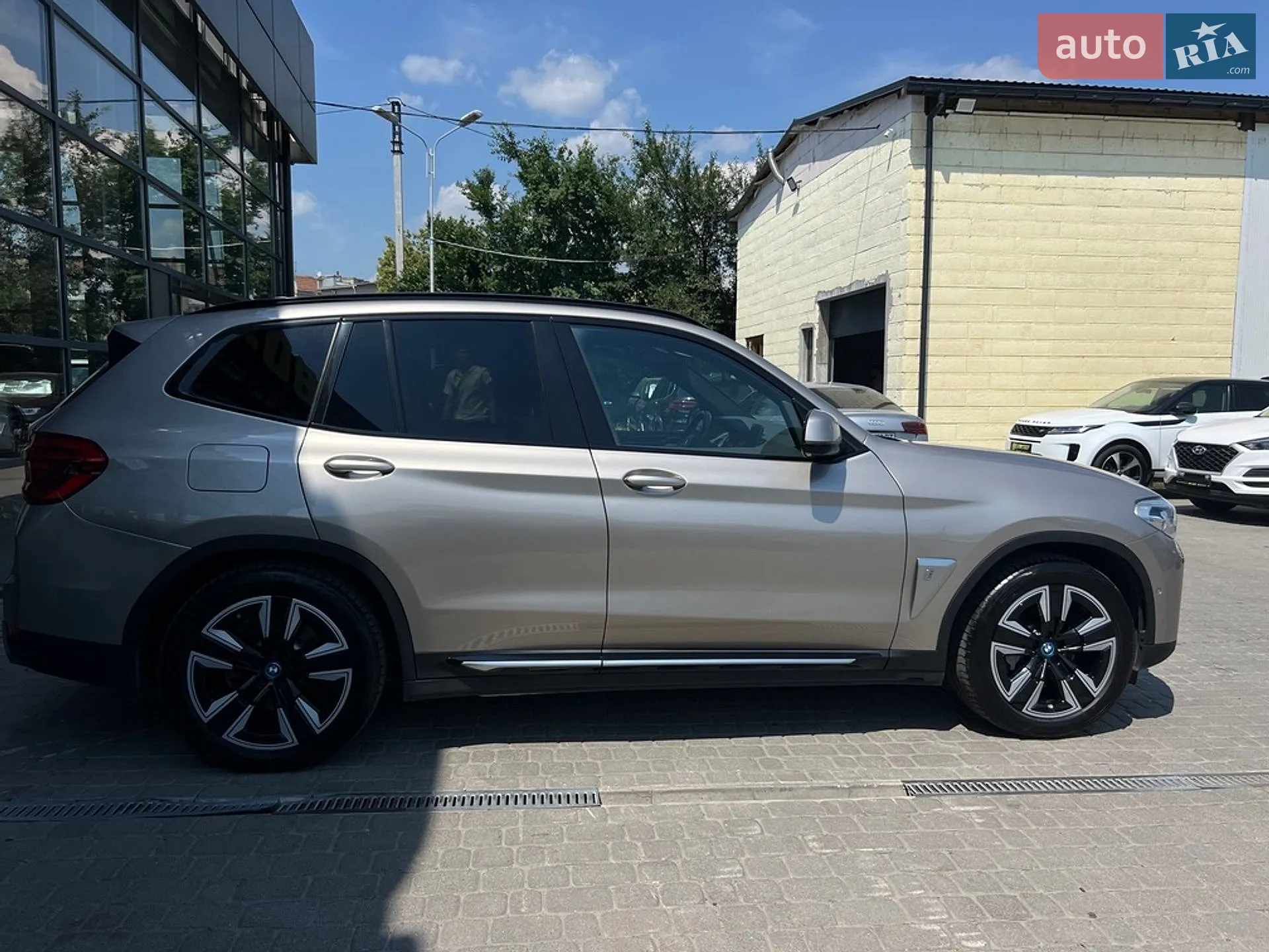 2021 BMW iX3 - мініатюра 8
