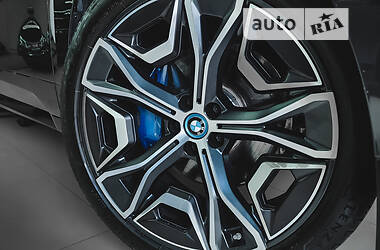 Позашляховик / Кросовер BMW iX 2022 в 