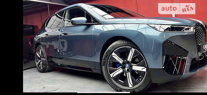 Позашляховик / Кросовер BMW iX 2021 в 