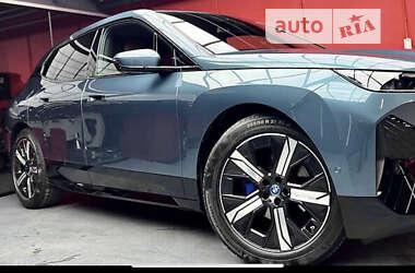 Позашляховик / Кросовер BMW iX 2021 в 