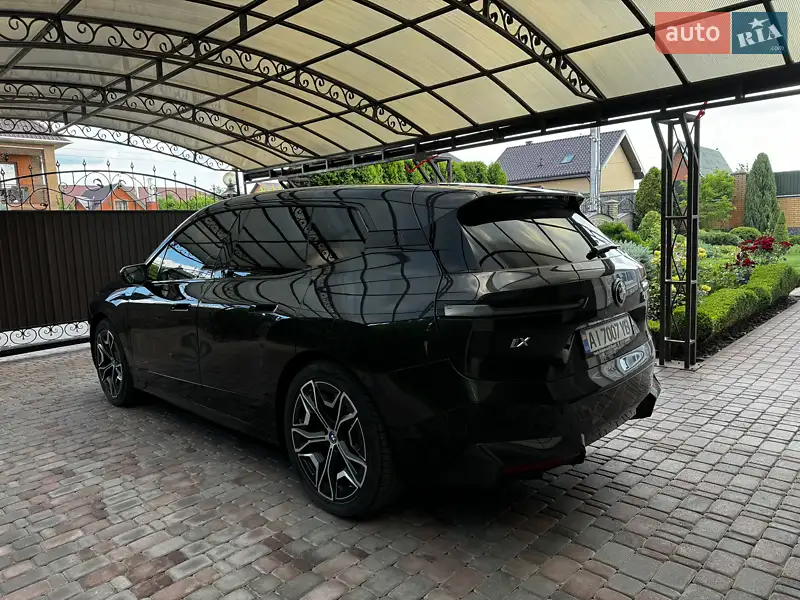 BMW iX