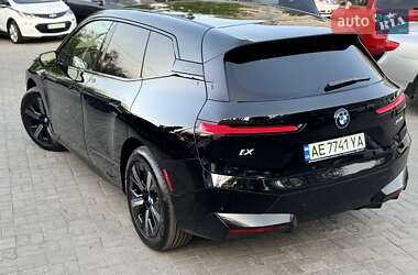 Позашляховик / Кросовер BMW iX 2024 в 