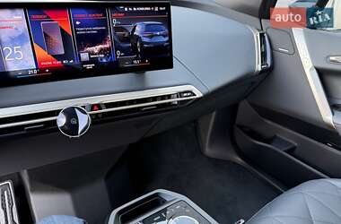 Позашляховик / Кросовер BMW iX 2022 в 